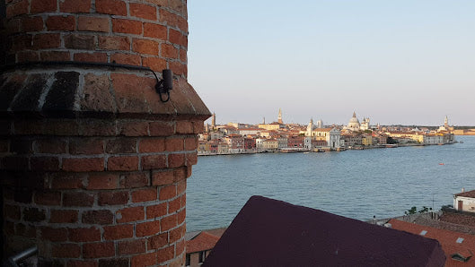 Skyline Rooftop Bar in Venice: Best Views & Cocktails 2024 Tours