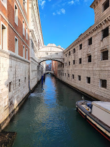 Discover Venice's Bridge of Sighs: A Must-See on Italy Tours 2024