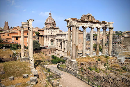 "Explore Rome's Roman Forum: Top Sites & Things to Do in Italy"