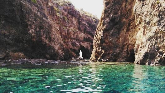 Unforgettable Trip in Italy: Explore the Aeolian Archipelago by Boat