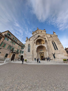 Discover the Majestic Verona Cathedral in Italy