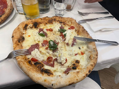 Authentic Pizza at Antica Pizzeria Port'Alba in Naples