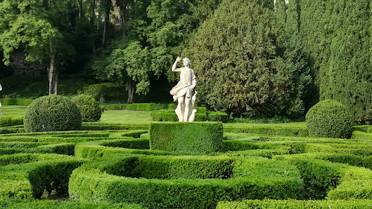 Explore the Enchanting Giardino Giusti in Verona