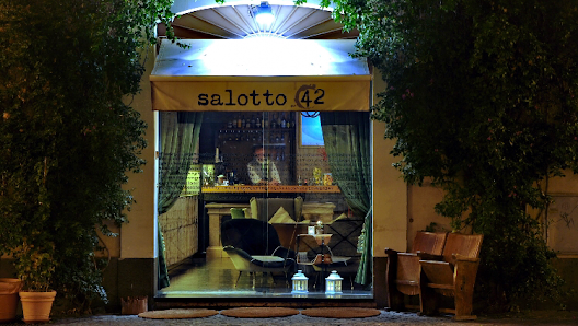 Salotto 42 Rooftop Bar: Best Roman Views & Italian Delights Await!