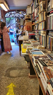 Explore Libreria Acqua Alta in Venice: A Must-See for Italy Tours