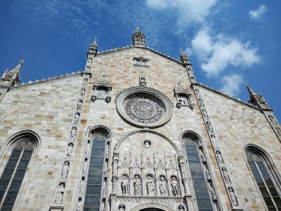 Discover Como Cathedral & Lake: Top Italy Tours & Italian Culture