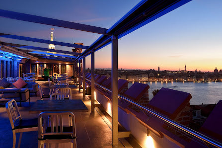 Skyline Rooftop Bar in Venice: Best Views & Cocktails 2024 Tours