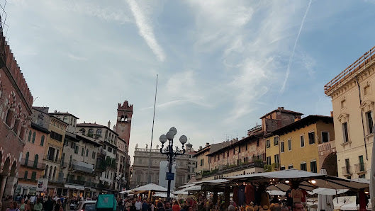 Discover Verona's Iconic Landmark: Torre dei Lamberti