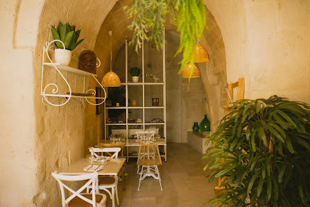 Traditional Cave Restaurant Dining Experience in Matera