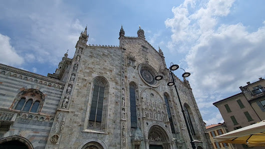 Discover Como Cathedral & Lake: Top Italy Tours & Italian Culture