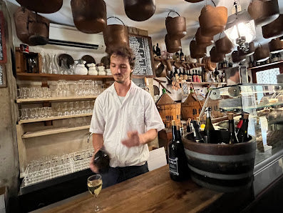 Cantina Do Mori: Historic Venice Wine Bar Experience & Italian Culture