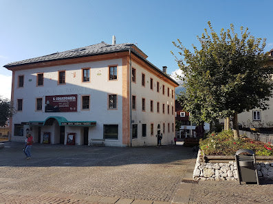 Explore Museo d'Arte Moderna Mario Rimoldi in Cortina d'Ampezzo