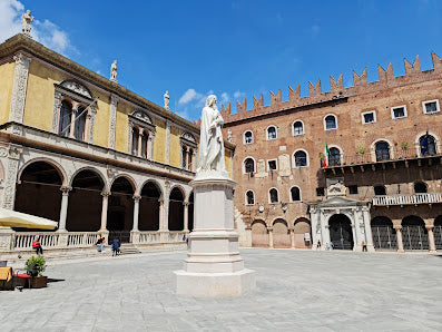 Discover the Charm of Piazza dei Signori in Verona