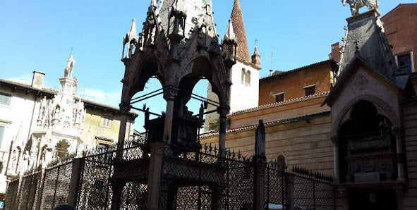 Exploring the Scaliger Tombs and Historical Verona on a Trip in Italy