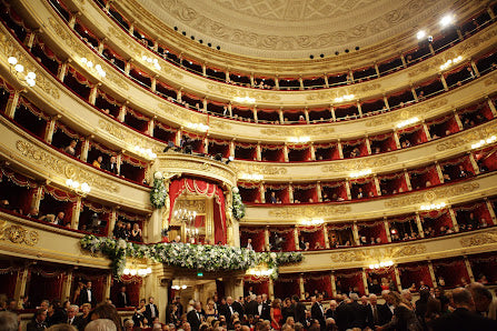 La Scala Opera House: Top Milan Experience & Italy Tours 2024