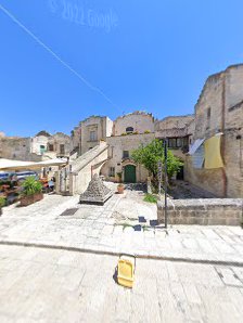 Traditional Cave Restaurant Dining Experience in Matera